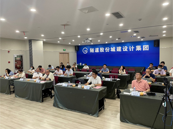 朱瓏瓏董事長(zhǎng)受邀出席“雨水、污水、污泥管理-德國(guó)最新發(fā)展趨勢(shì)”講座(圖2)